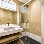 Group Ocean Apartment