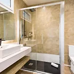 Group Ocean Apartment