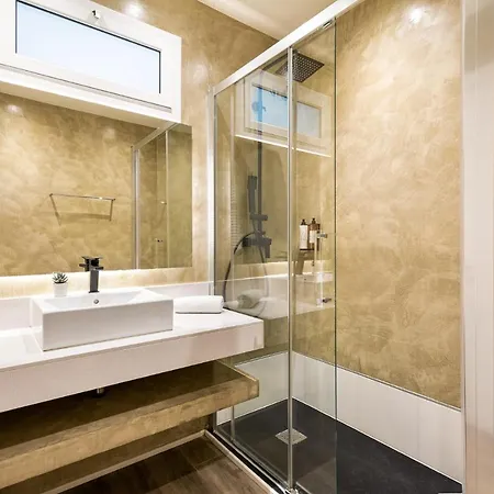 Group Ocean Apartment