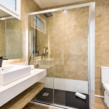 Group Ocean Apartment